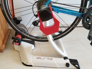 Used Elite Qubo Fluid Trainer bike