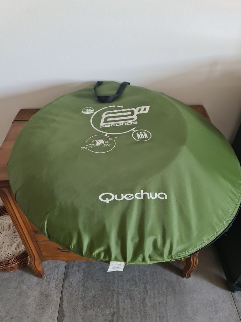 Used QUECHUA 2 Seconds Fresh & Black 2-Person Tent 2015 bike — image 4 of 4
