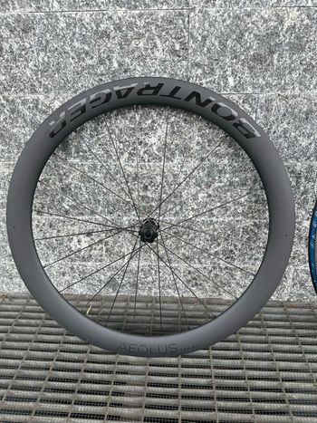Used Bontrager Aeolus Pro 51 TLR Disc Road Wheel bike — image 2 of 8