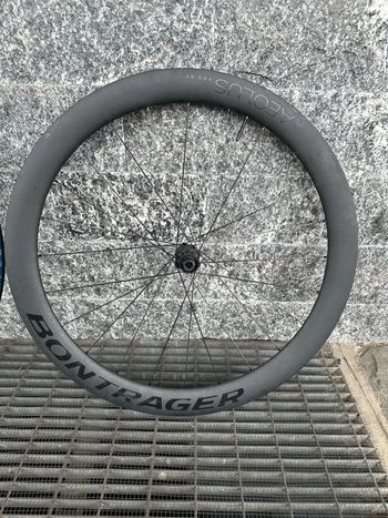 Used Bontrager Aeolus Pro 51 TLR Disc Road Wheel bike — image 3 of 8