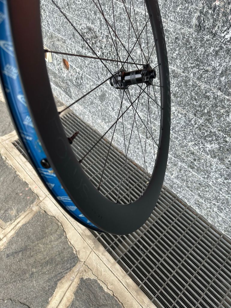 Used Bontrager Aeolus Pro 51 TLR Disc Road Wheel bike — image 5 of 8