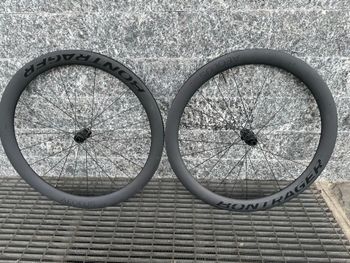 Used Bontrager Aeolus Pro 51 TLR Disc Road Wheel bike — image 4 of 8