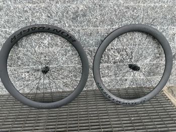 Used Bontrager Aeolus Pro 51 TLR Disc Road Wheel bike