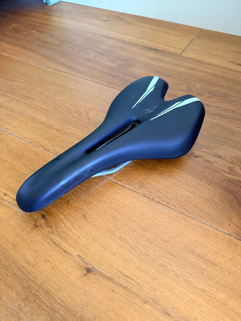 Used Specialized Toupe Saddle 2019 bike — image 1 of 4