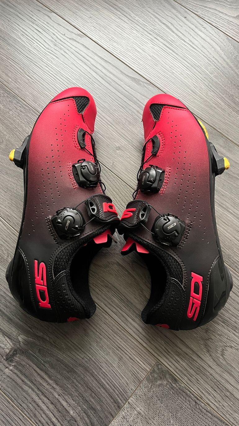Used Sidi Genius 10 Road (Rosso/Nero) 41.5 bike — image 3 of 5