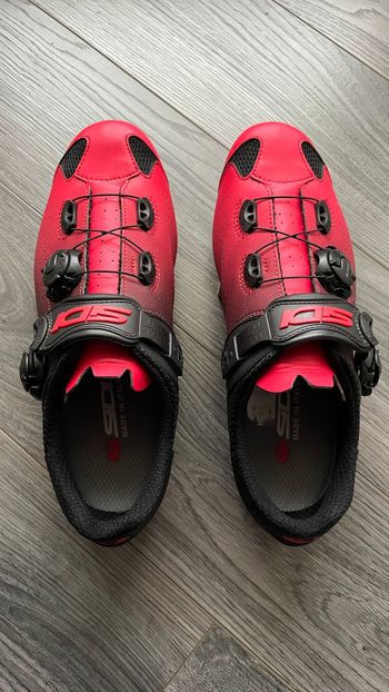 Used Sidi Genius 10 Road (Rosso/Nero) 41.5 bike