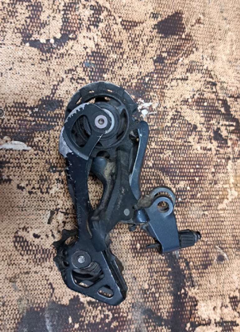 Used Shimano Ultegra RD-R8000 Rear Derailleur bike — image 2 of 2