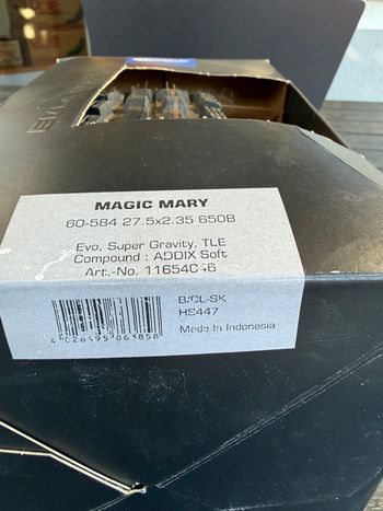 Used Schwalbe Magic Mary Evo Super Gravity TLE Addix Soft 27,5x2.35 bike — image 3 of 3