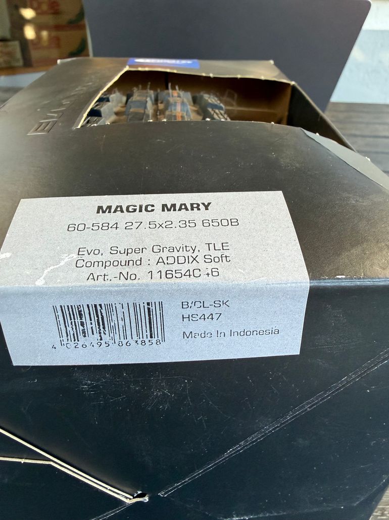 Used Schwalbe Magic Mary Evo Super Gravity TLE Addix Soft 27,5x2.35 bike — image 3 of 3