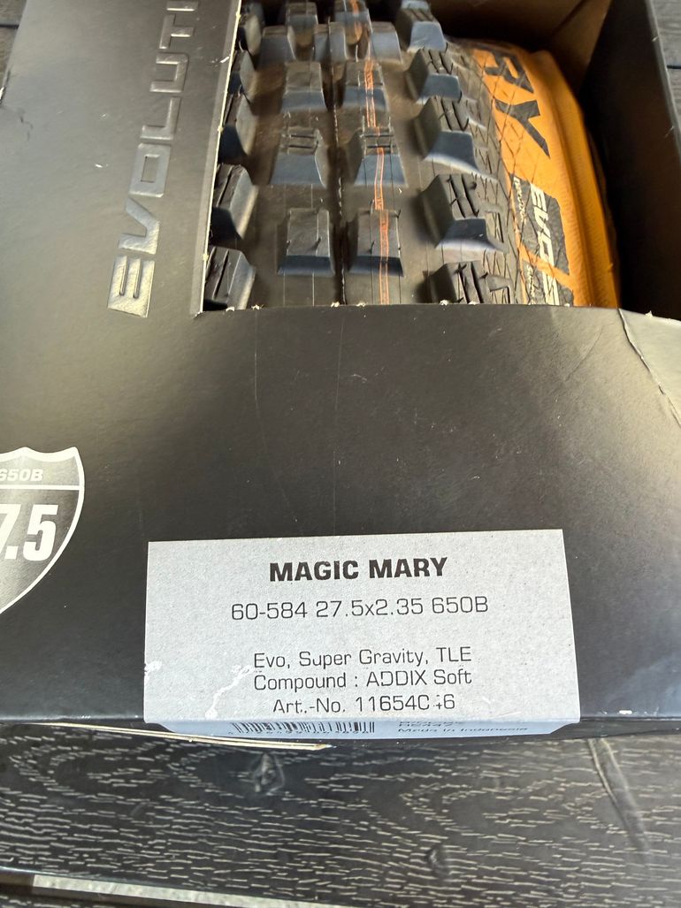 Used Schwalbe Magic Mary Evo Super Gravity TLE Addix Soft 27,5x2.35 bike — image 2 of 3