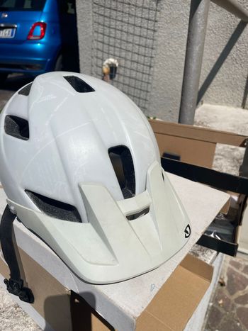 Used Giro MTB Gravel Helmet bike — image 2 of 3
