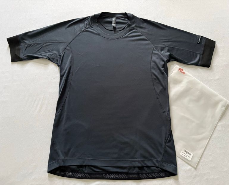Used Canyon Signature Classic Radtrikot bike — image 1 of 10