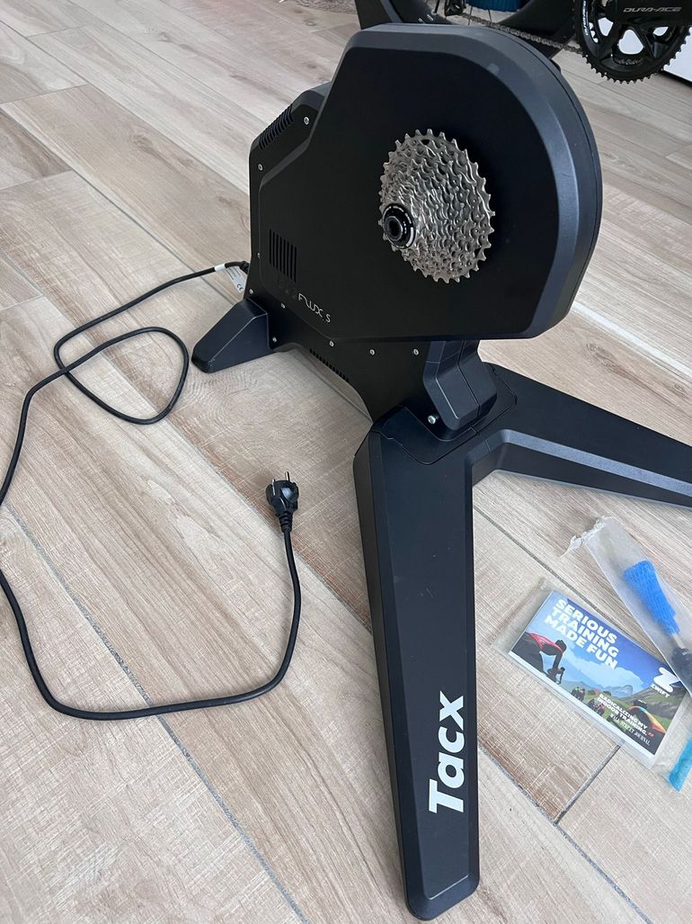 Used Tacx Flux S Smart 2022 bike — image 4 of 5