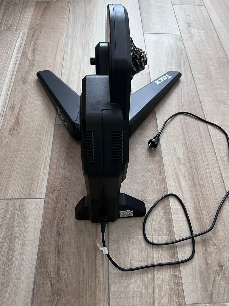 Used Tacx Flux S Smart 2022 bike — image 3 of 5
