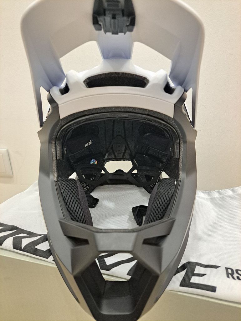 Used Fox Racing Proframe RS Helmet 2025 bike — image 5 of 5