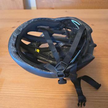 Used MET Trenta 3K Carbon MIPS Helmet bike — image 6 of 8