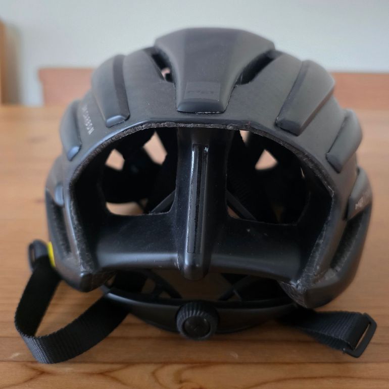 Used MET Trenta 3K Carbon MIPS Helmet bike — image 8 of 8