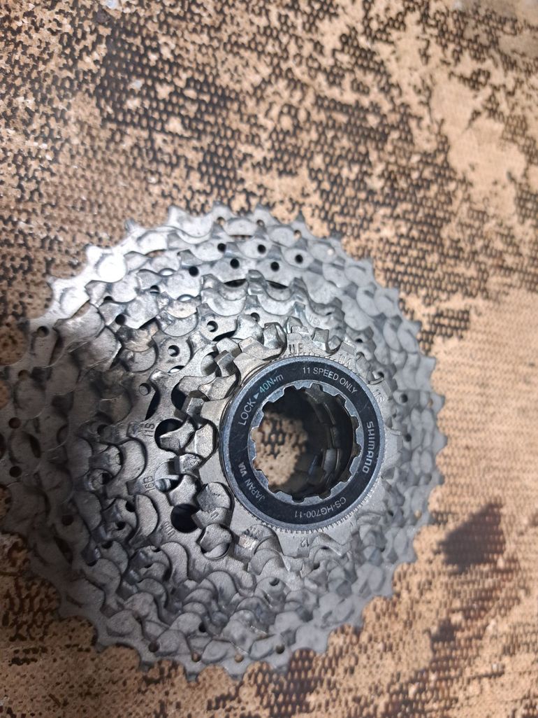 Used Shimano 11-speed cassette 11-32T (HG) bike — image 2 of 2