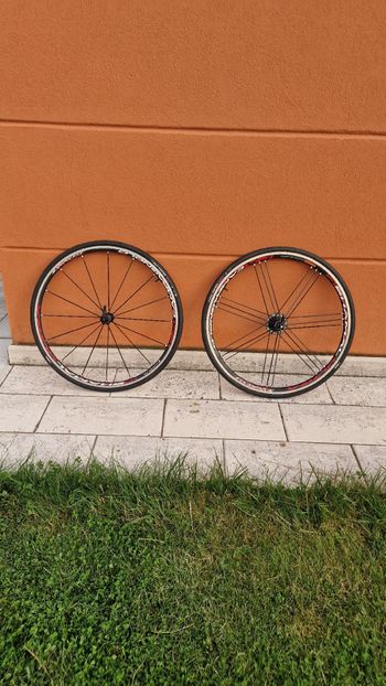 Used Campagnolo ruote Shamal Ultra bike — image 4 of 6