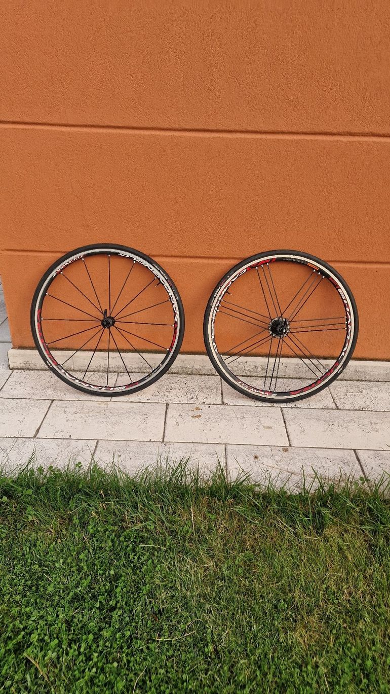 Used Campagnolo ruote Shamal Ultra bike — image 4 of 6