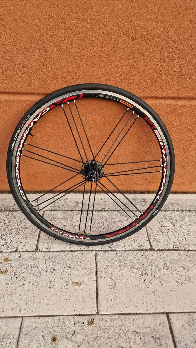 Used Campagnolo ruote Shamal Ultra bike — image 6 of 6