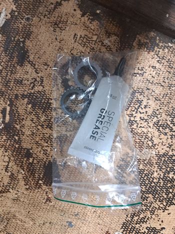Used Dt Swiss Ratchet Service Kit bike — image 4 of 4
