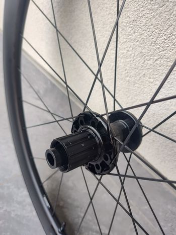 Used Giant SLR 1 50 Carbon Disc Wheels 2024 bike — image 8 of 8