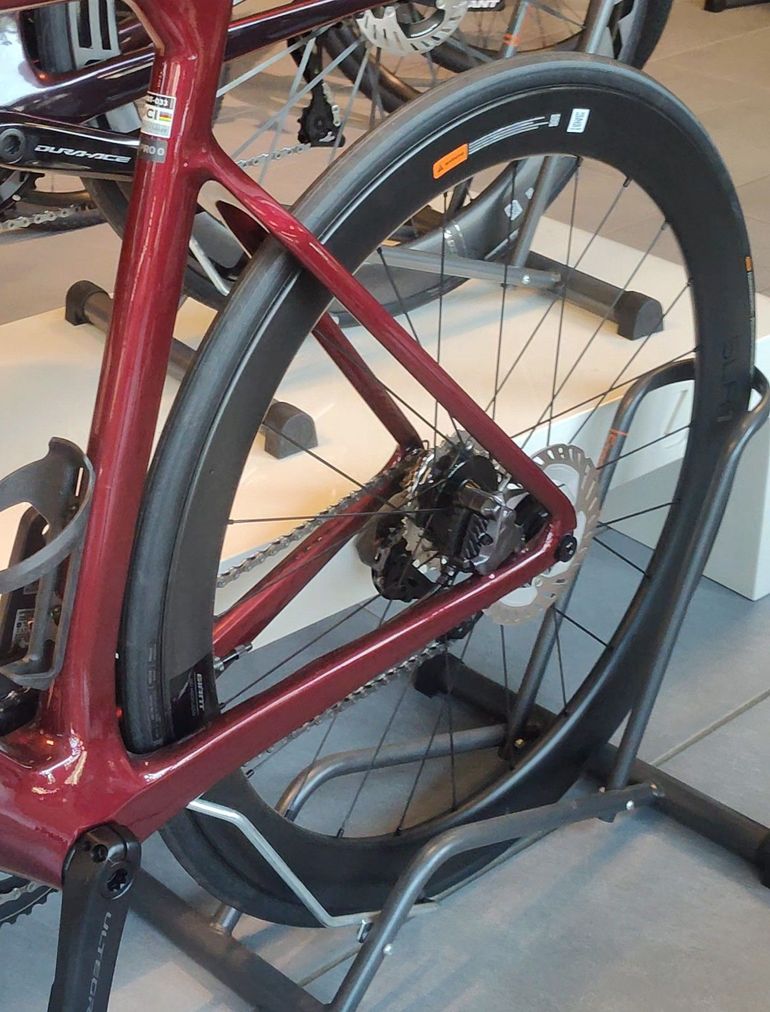 Used Giant SLR 1 50 Carbon Disc Wheels 2024 bike — image 3 of 4