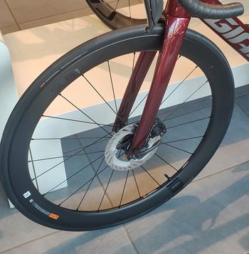 Used Giant SLR 1 50 Carbon Disc Wheels 2024 bike — image 2 of 4