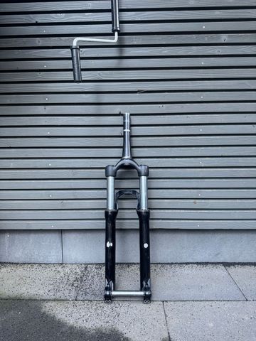 Käytetty Manitou Circus DJ Fork 2024 bike — kuva 1 / 3