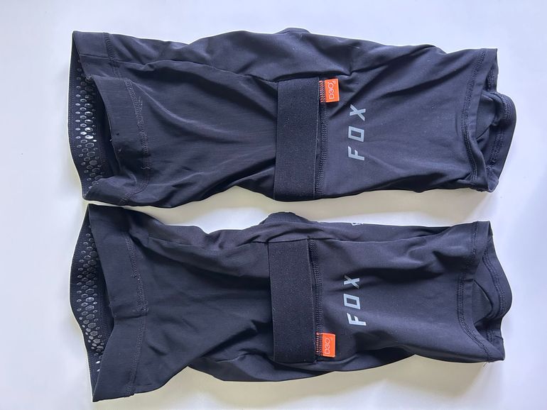 Used Fox d30 Knee Pads bike — image 3 of 3