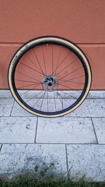 Used Bontrager ruote RSL race shop limited bike — image 6 of 6