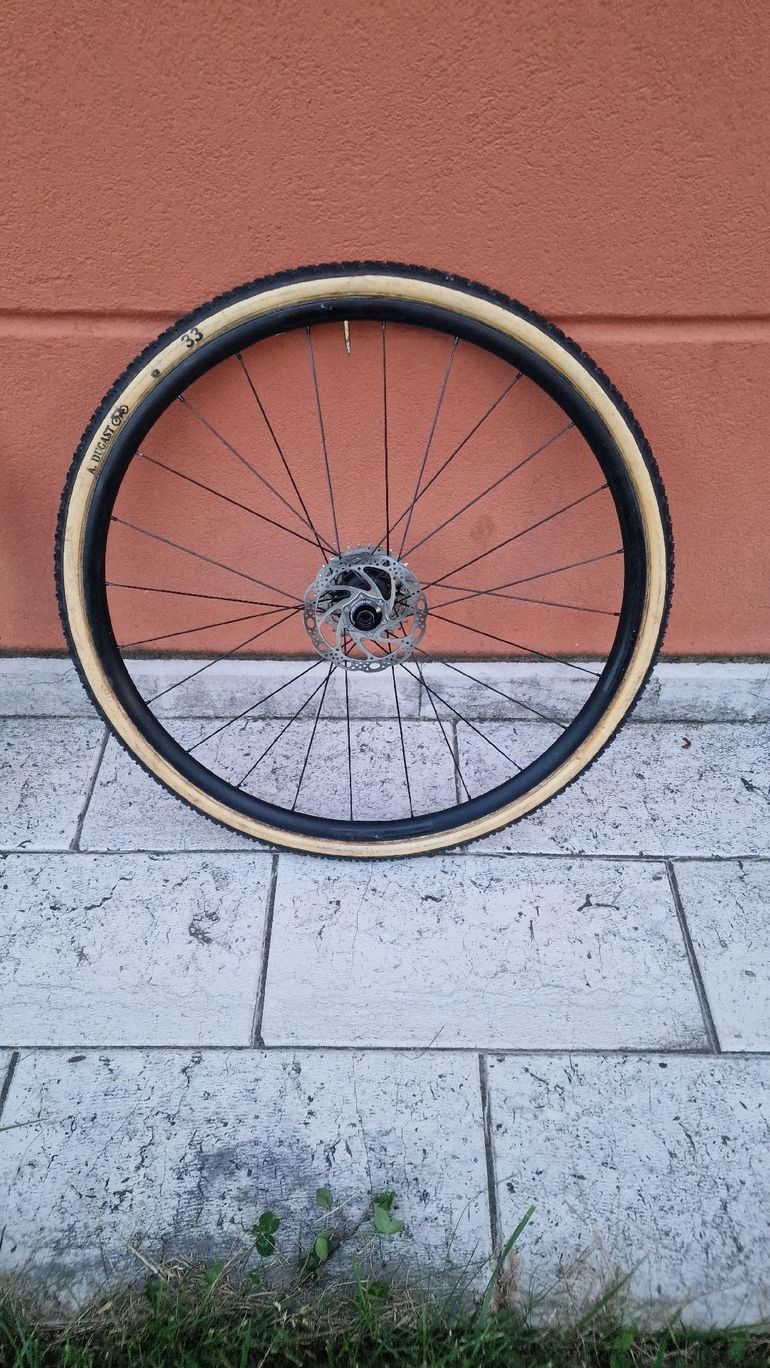 Used Bontrager ruote RSL race shop limited bike — image 6 of 6