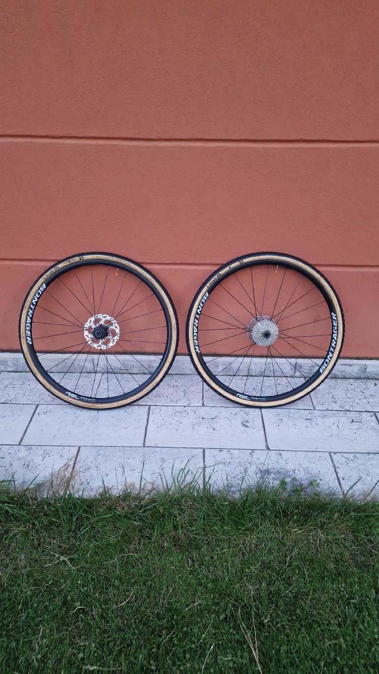 Used Bontrager ruote RSL race shop limited bike — image 1 of 6
