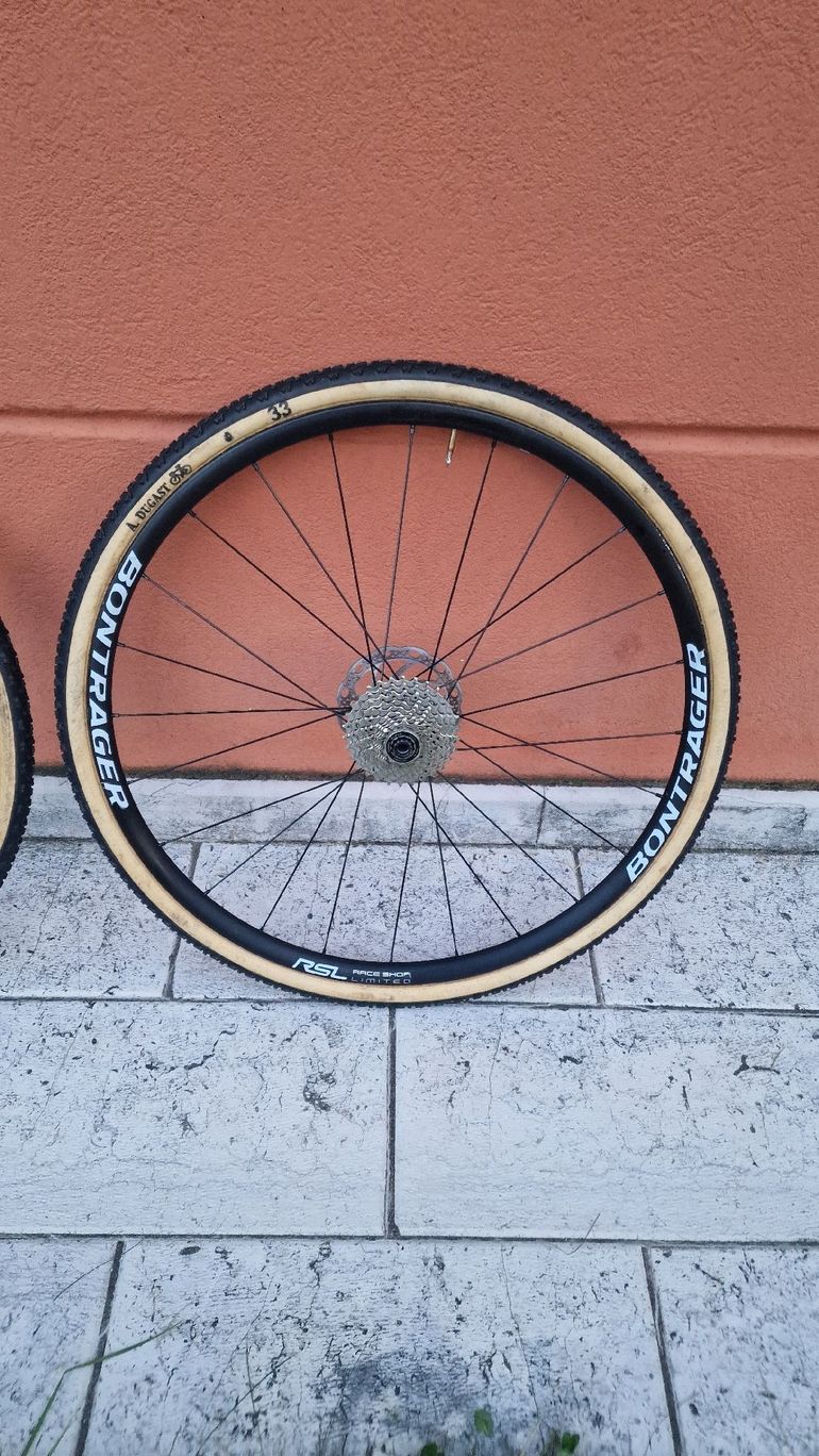 Used Bontrager ruote RSL race shop limited bike — image 3 of 6