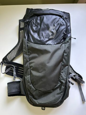 Použité Scott Trail Protect FR 10 Backpack Cycling Accessories