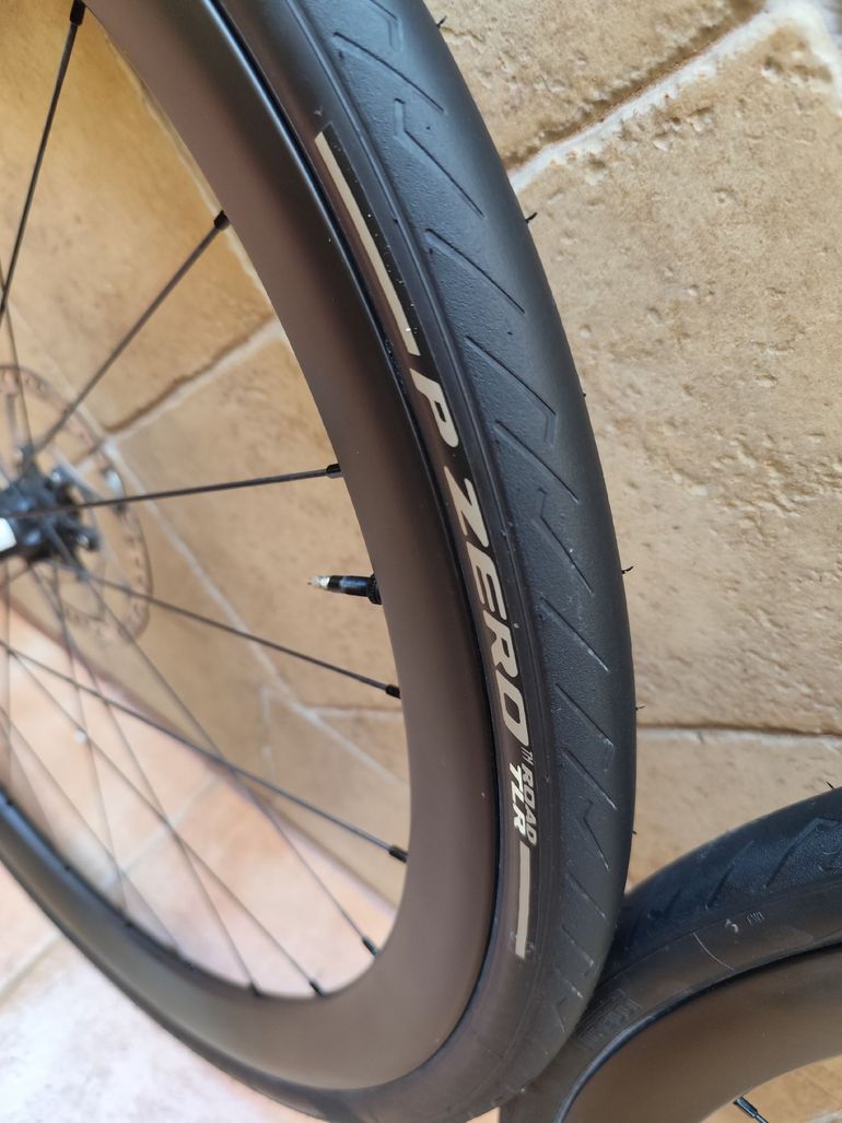 Used Dt Swiss Carbono Llantas Buje 350 2025 bike — image 7 of 11