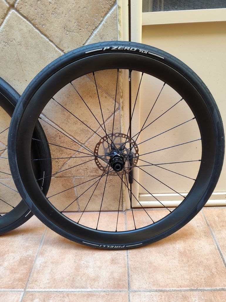 Used Dt Swiss Carbono Llantas Buje 350 2025 bike — image 4 of 11