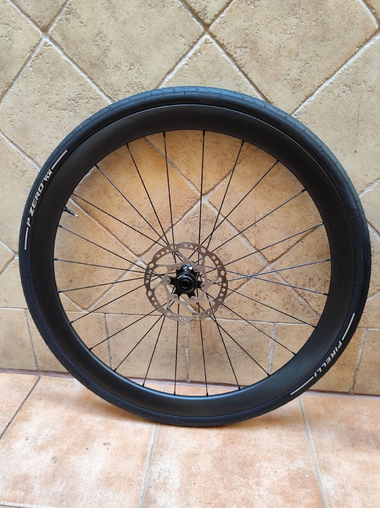 Used Dt Swiss Carbono Llantas Buje 350 2025 bike — image 2 of 11
