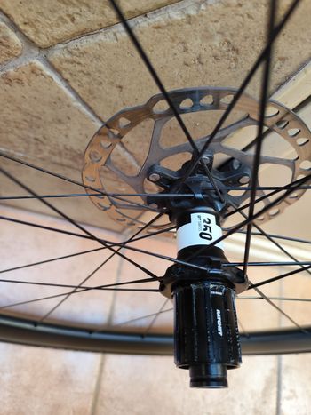 Used Dt Swiss Carbono Llantas Buje 350 2025 bike — image 5 of 11