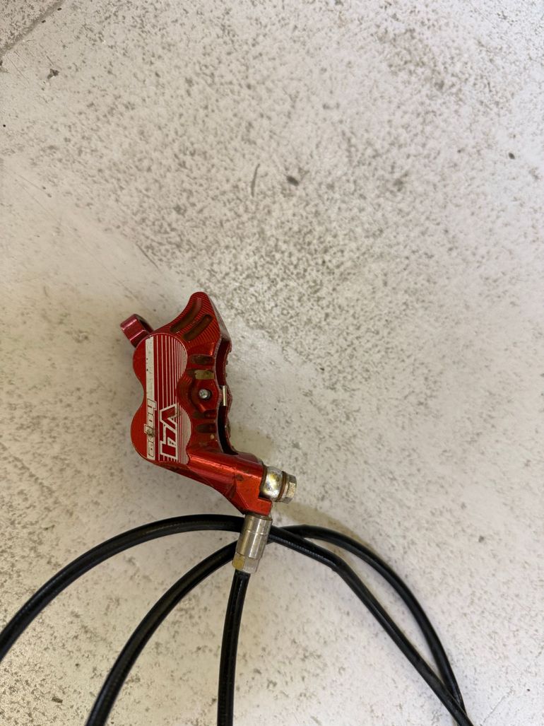Used Hope Tech 3 V4 Disc Brake bike — image 4 of 9