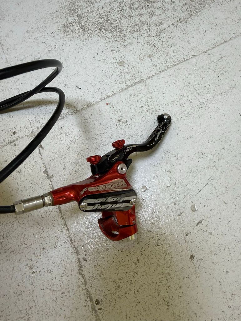Used Hope Tech 3 V4 Disc Brake bike — image 5 of 9