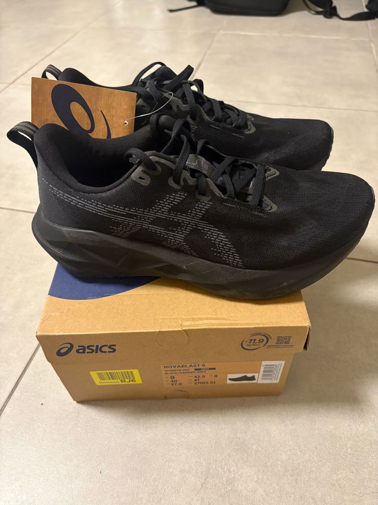 Used Asics Novablast 5 bike — image 1 of 4