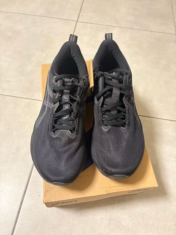 Used Asics Novablast 5 bike — image 2 of 4