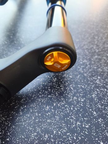 Used Öhlins Ohlins RXF36 M2 170mm 29" bike — image 8 of 9