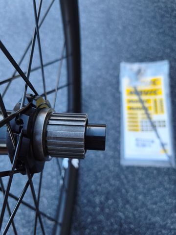 Tweedehands Mavic e-deemax 27'5" Spline CenterLock bike — afbeelding 4 van 7