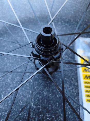 Used Mavic e-deemax 27'5" Spline CenterLock bike — image 6 of 7