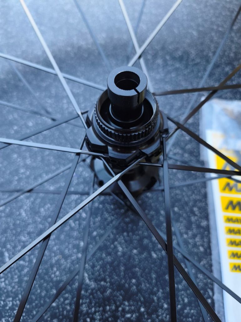 Used Mavic e-deemax 27'5" Spline CenterLock bike — image 6 of 7