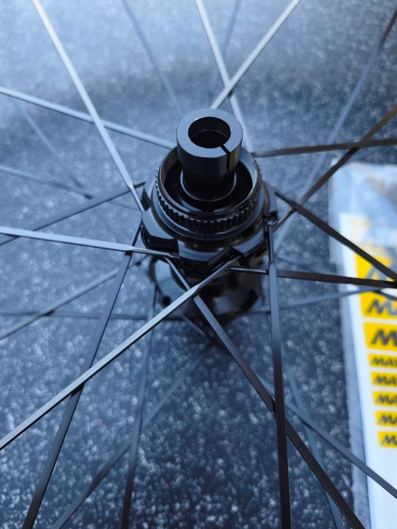 Tweedehands Mavic e-deemax 27'5" Spline CenterLock bike — afbeelding 6 van 7