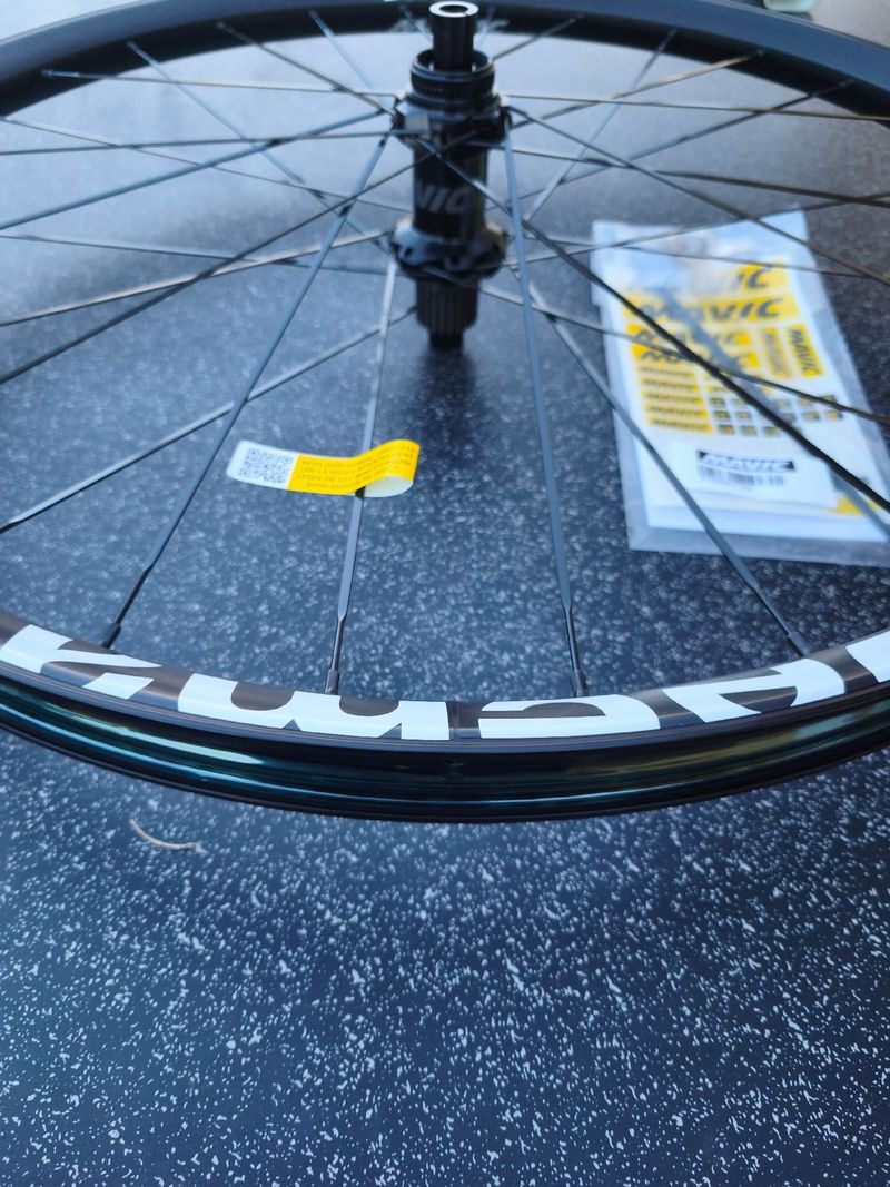 Tweedehands Mavic e-deemax 27'5" Spline CenterLock bike — afbeelding 7 van 7